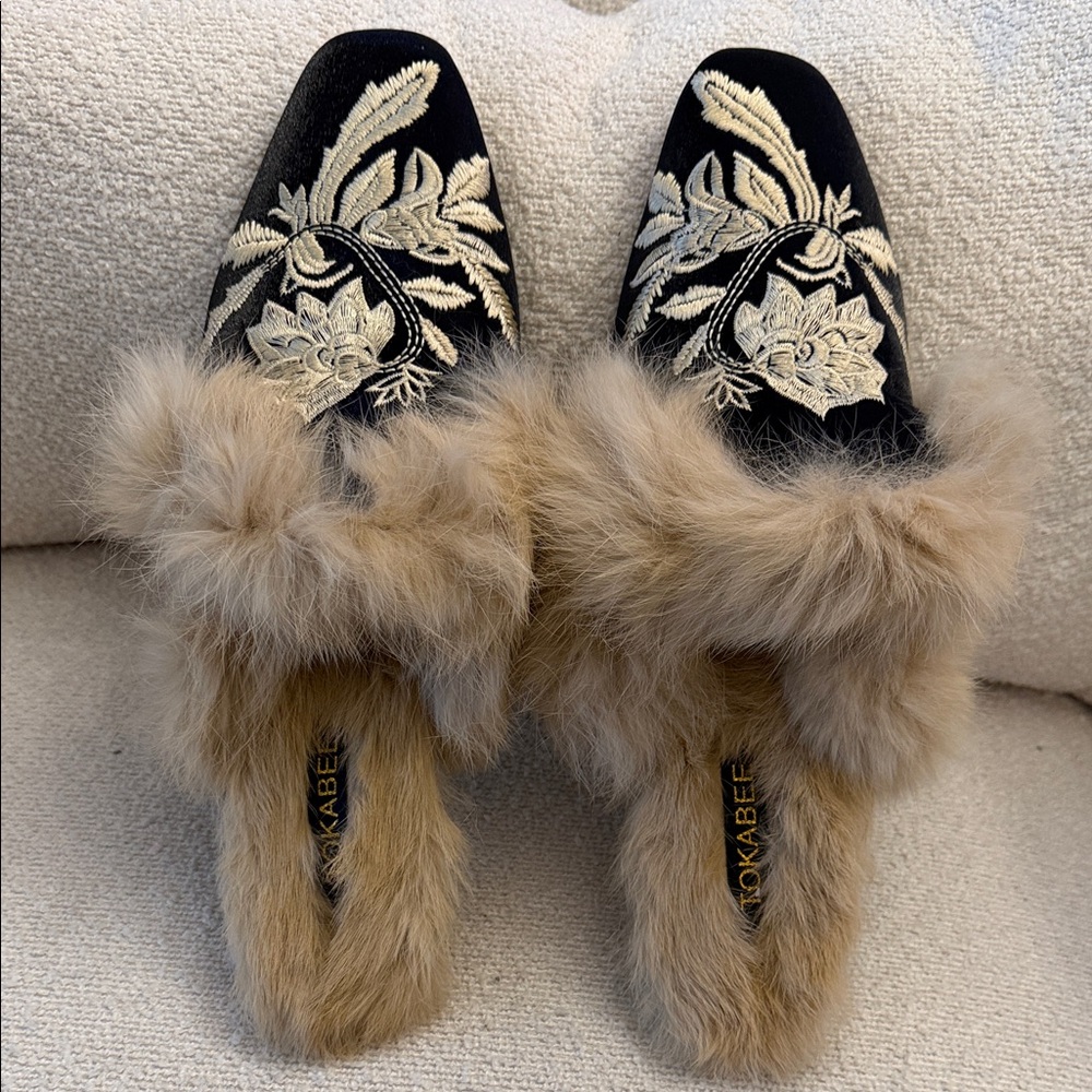TOKABEE Women's Black Embroidered Fur-Trim Slippers